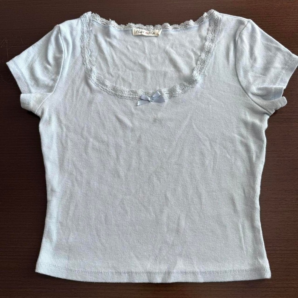 Heart and Hips Top With Lace Trim and Bow Light Blue Women Size M